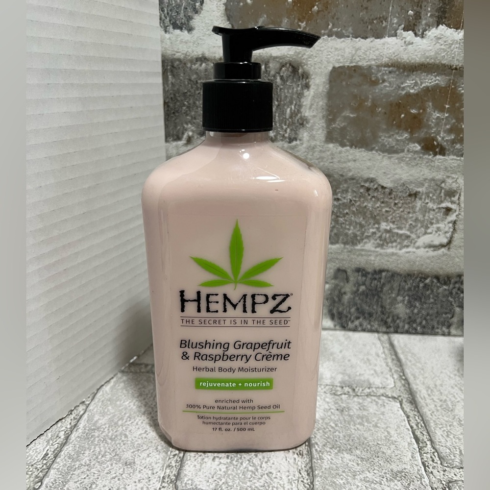 Hempz Pure Herbal Extract Blushing Grapefruit Raspberry Herbal Body USA Seller